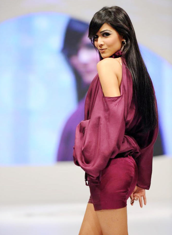 Pak actress opposite Emraan  